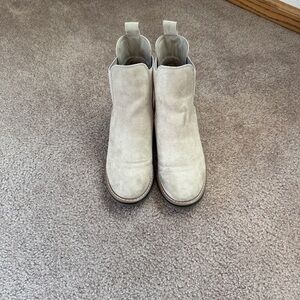 Kensie Pull On Cream Suede Chelsea Boots
